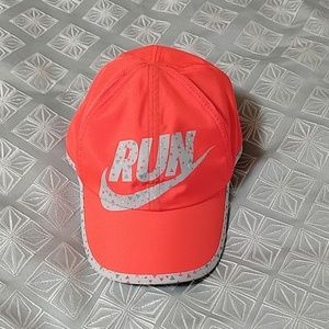 Nike featherlight dri-fit hat